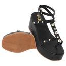 Sandália Feminina Olzzy Anabela Plataforma Alta com Fivela Estilosa e Detalhes em Tachinhas Leve