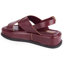 Sandália Flatform Feminina com Tiras Cruzadas e Detalhes em Metal Dourado Confortável Olzzy