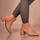 Bota Feminina Bico Fino Olzzy Cano Curto Confortável Moda Casual Atual Original Promoção