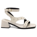 Sandália Feminina Salto Bloco Confortável com Fivela e Tachas Preta Off White e Caramelo Olzzy