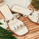 Sandália Feminina Rasteira Flat Apliques Metalizados Medalha Brilho Chinelo