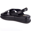 Sandália Flatform Feminina com Tiras Cruzadas e Detalhes em Metal Dourado Confortável Olzzy